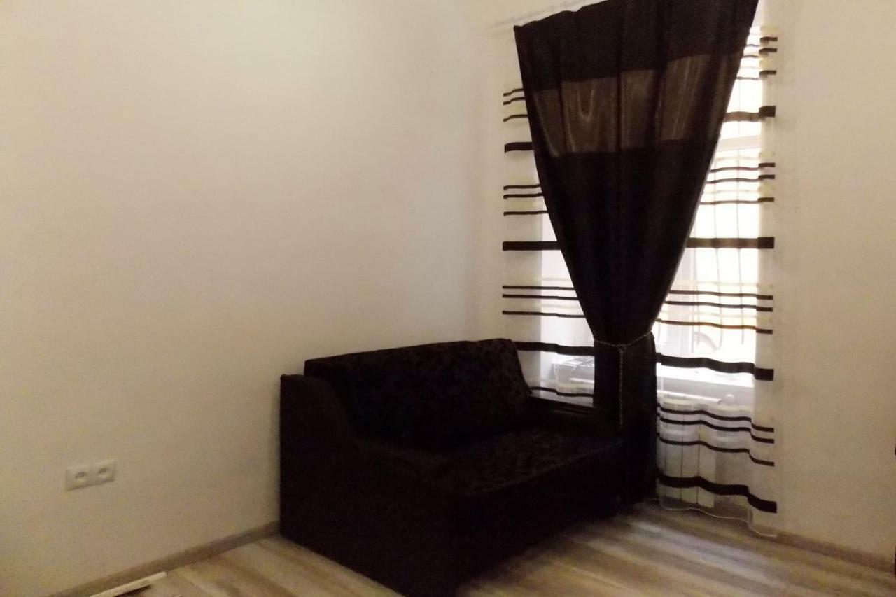 לבוב Apartment At Teodora Sqr מראה חיצוני תמונה